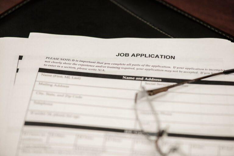 Common mistakes done before applying for jobs
